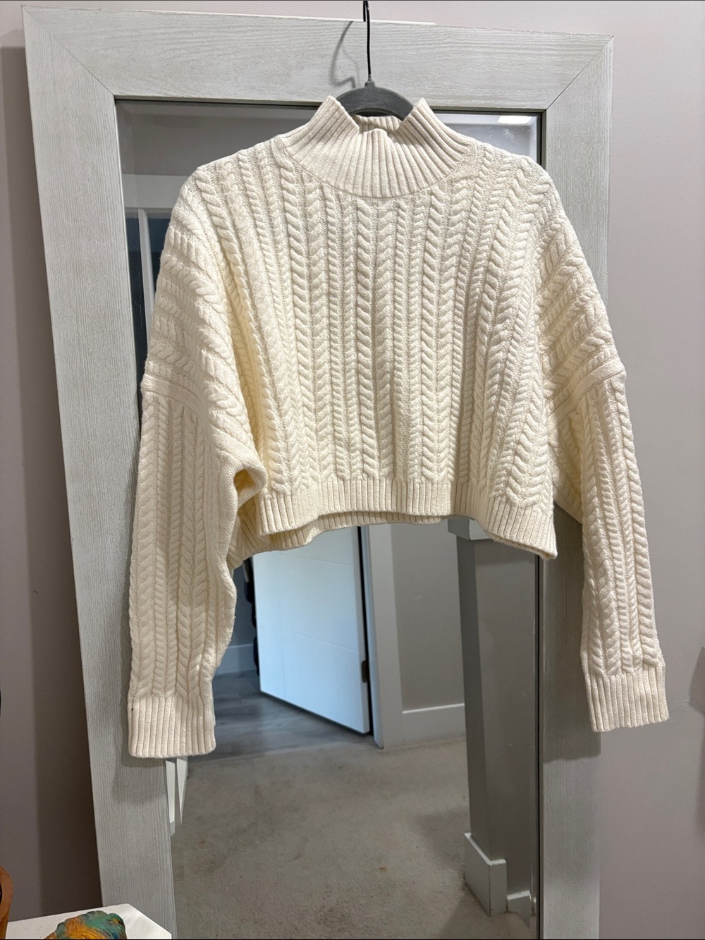 Banana Republic cream crop sweater